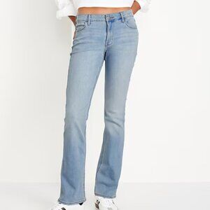 Old Navy Mid-Rise Wow Boot-Cut Jeans Size 8 Short Light Wash Denim